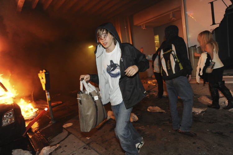 Canucks Lose Cup, Vancouver Loses It's Mind & Riots [Pictures] - 604 Now