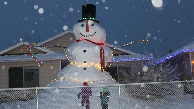 Fort Nelson Man Builds The Tallest Snowman in British Columbia