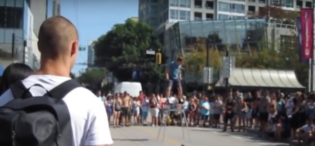Vancouver Street Performer Shames Mother Of Disruptive Child