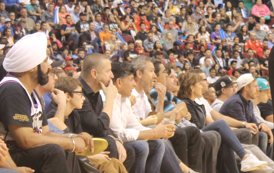 21 Courtside Photos From The Raptors VS Clippers In Vancouver