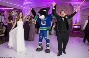 Fin Crashes A Canucks Fan’s Wedding (Video)