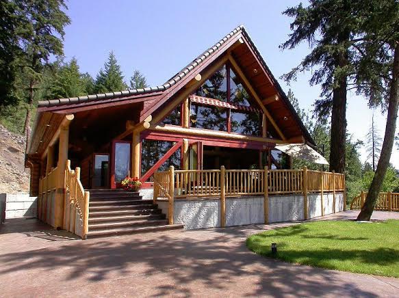$4M Okanagan Lake Log Home