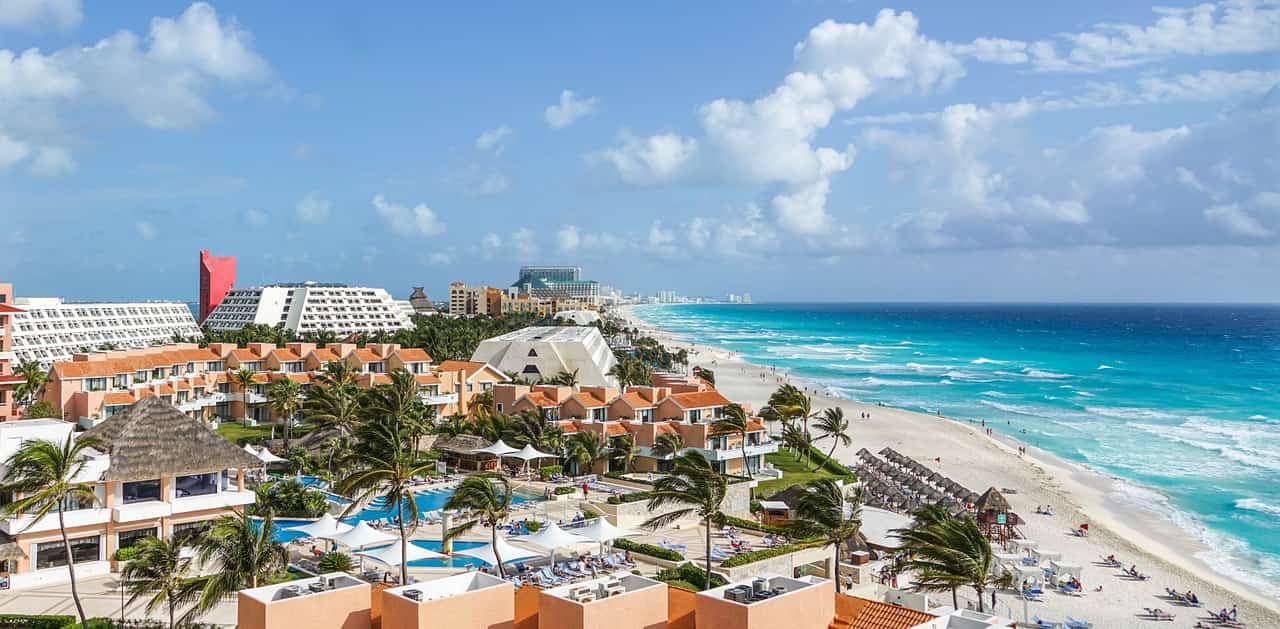 Cheap Places To Travel / Cancun