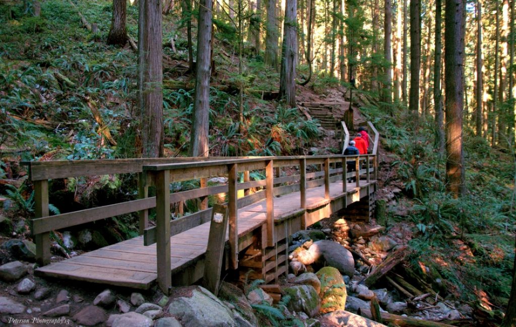 spring hikes in vancouver
