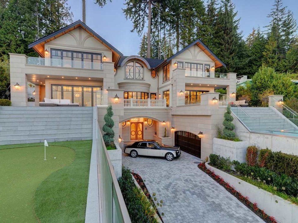 west vancouver mansion outside
