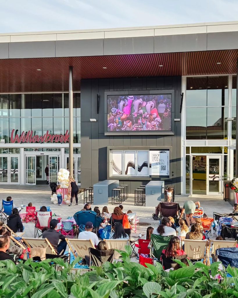 outdoor movies willow brook