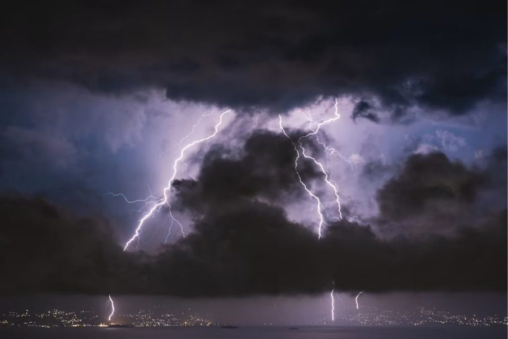 thunderstorms metro vancouver