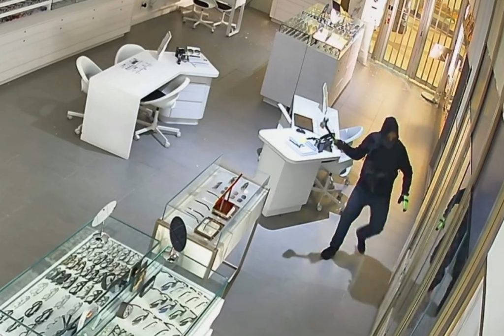 metrotown eyewear robbery