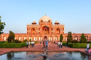 Save Over $1,100 On Roundtrip Flights From Vancouver To India With This Travel Deal